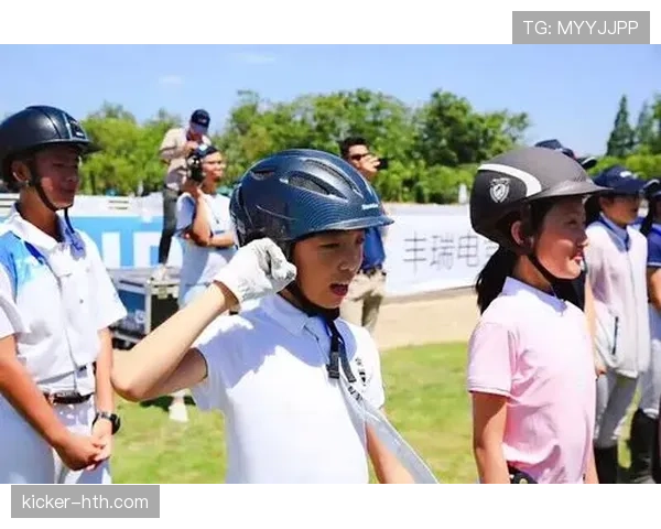 俄罗斯青年队闪耀国际赛场，未来之星崭露头角