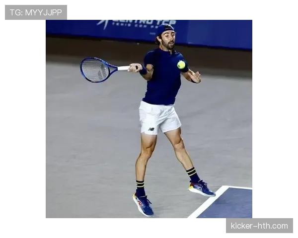 乔丹·汤普森赛场上冷静得不像个运动员，出门买包包倒像挥霍亿万的小富婆